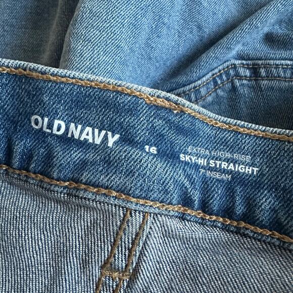NEW Old Navy High Rise Denim Shorts Sky-Hi Straight Jean Size 16 NWT Distressed - Picture 7 of 8
